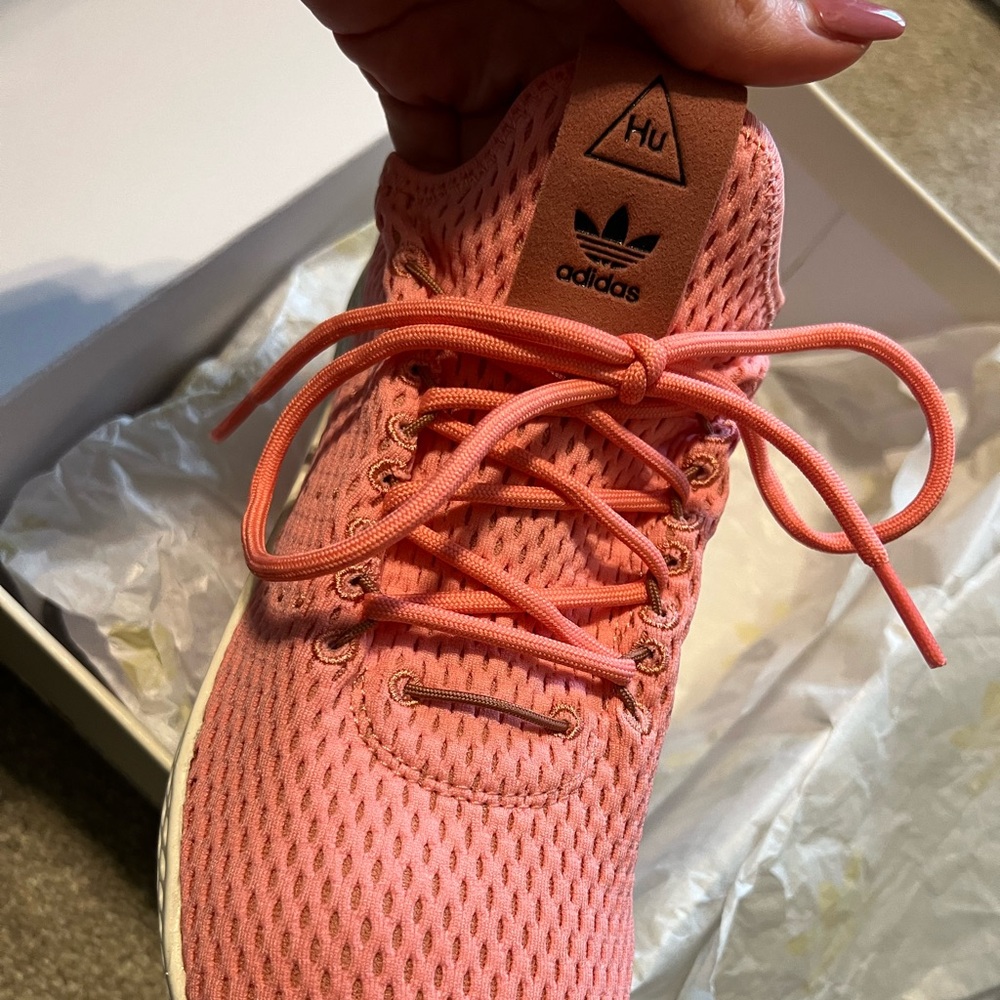 BRAND NEW PHARRELL WILLIAMS ADIDAS SHOES 🩷